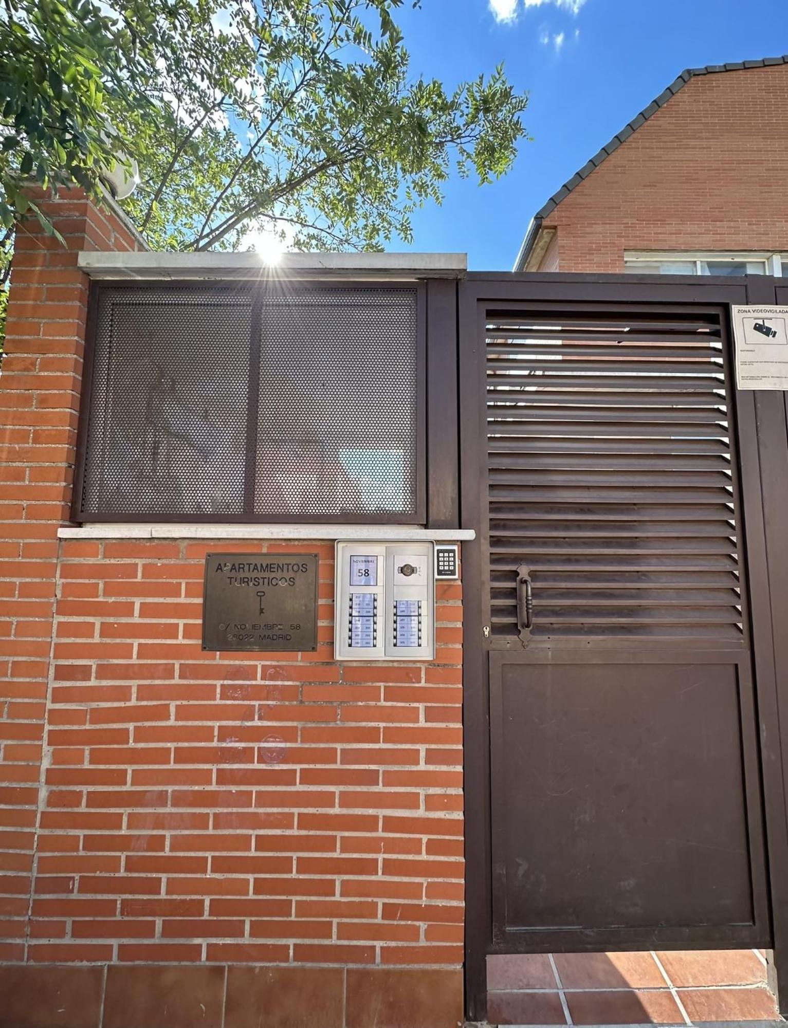 Apartamentos Noviembre Madrid Luaran gambar